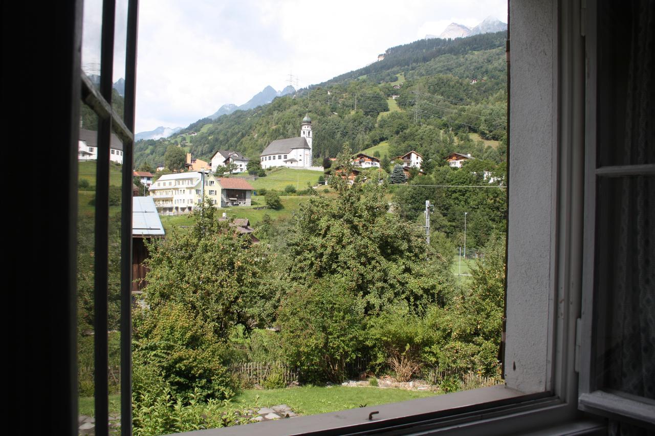 Ustria Crusch Alva Bed and Breakfast Tavanasa Exteriör bild